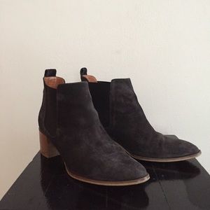 Everlane Heel Boot Graphite